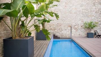 Outdoor pool, pool loungers