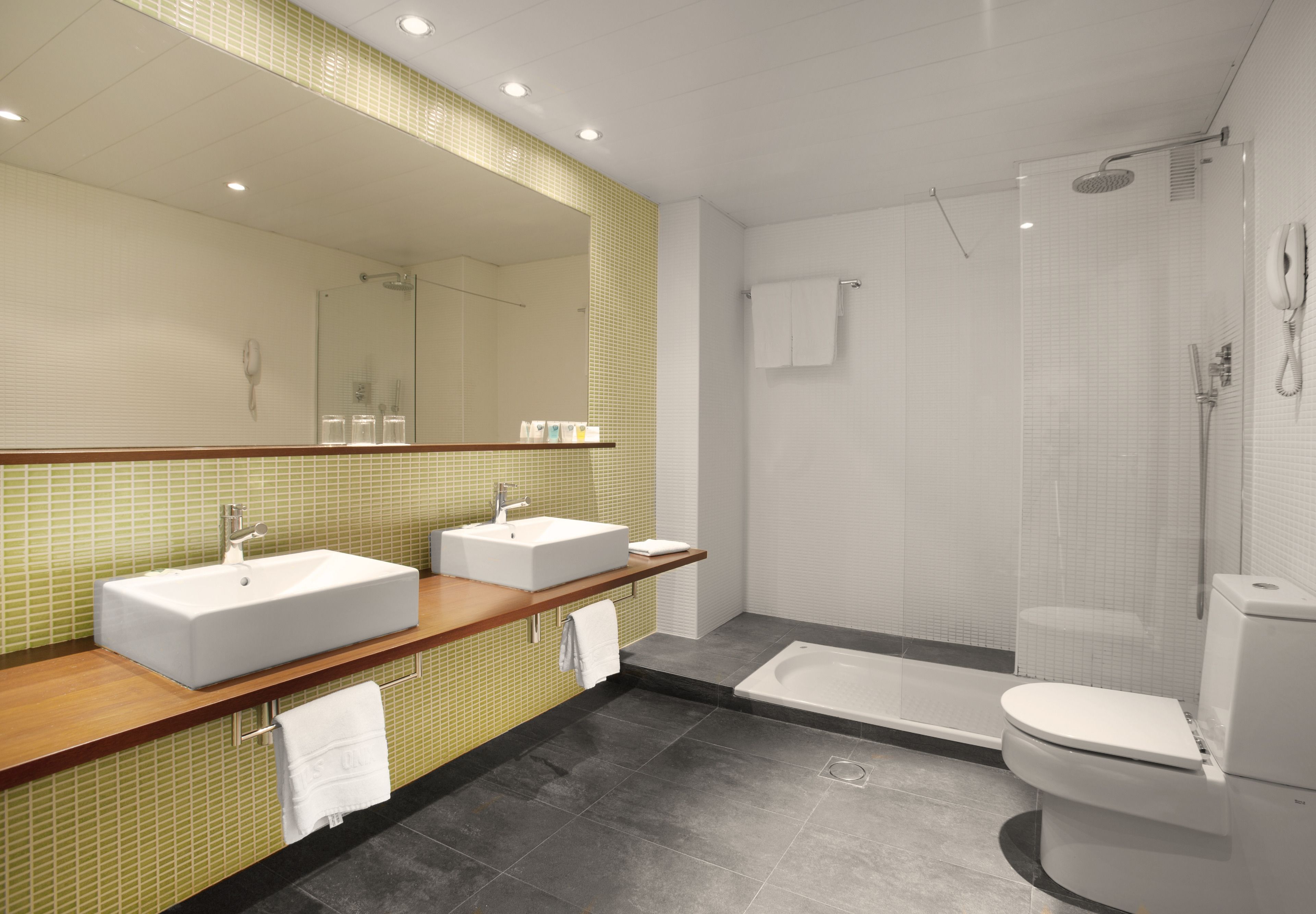 1 bedroom, minibar, individually decorated, desk