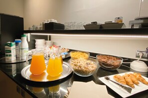 Daily buffet breakfast for a fee