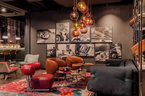 Bar (on property) - Motel One Frankfurt-East Side (Frankfurt)