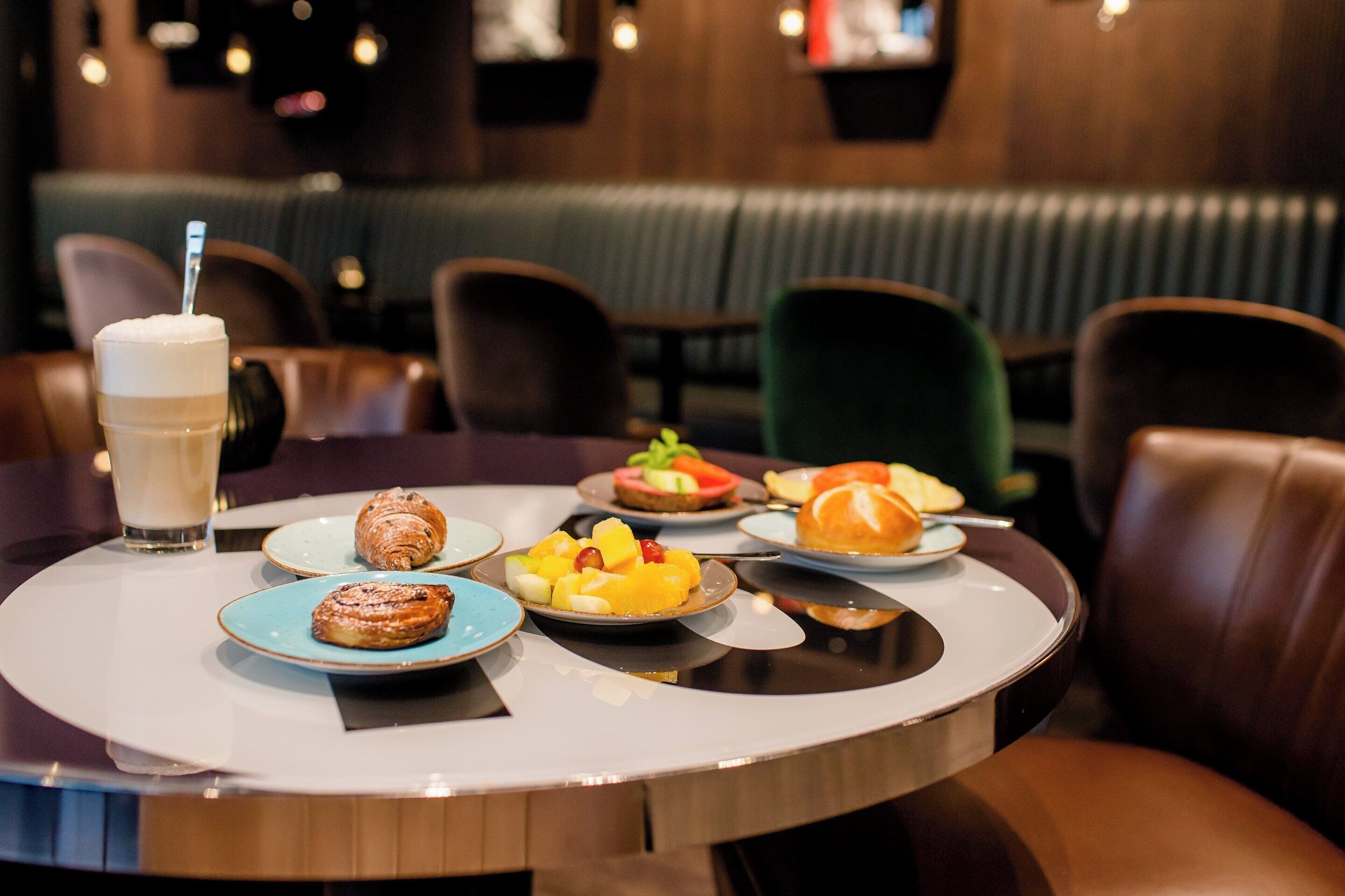 daily continental breakfast for a fee