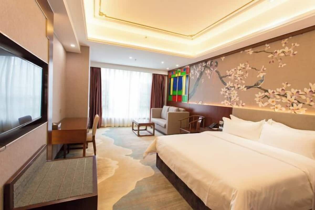 Minibar, in-room safe, iron/ironing board, cribs/infant beds