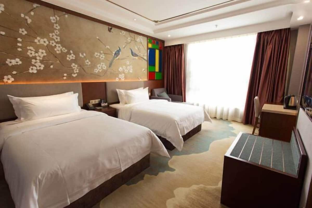 Minibar, in-room safe, iron/ironing board, cribs/infant beds