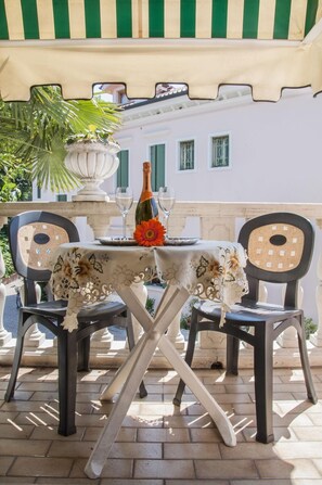 Outdoor dining - Hotel Villa Serena (Mestre)