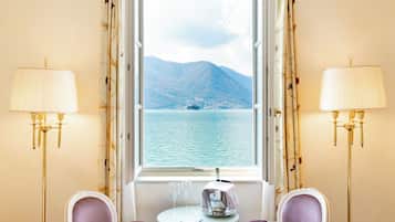 Double Room, Lake View | 1 bedroom, minibar, in-room safe, desk
