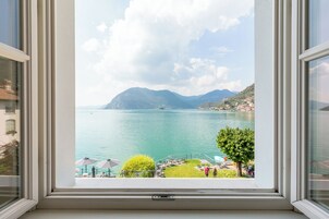 Chambre Double, vue lac | 1 chambre, minibar, coffres-forts dans les chambres, bureau