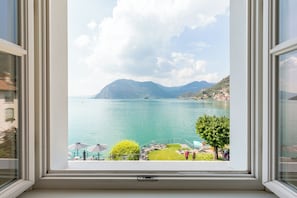 Chambre Double, vue lac | 1 chambre, minibar, coffres-forts dans les chambres, bureau
