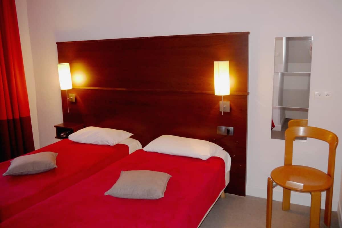 Desk, iron/ironing board, free cots/infant beds, rollaway beds