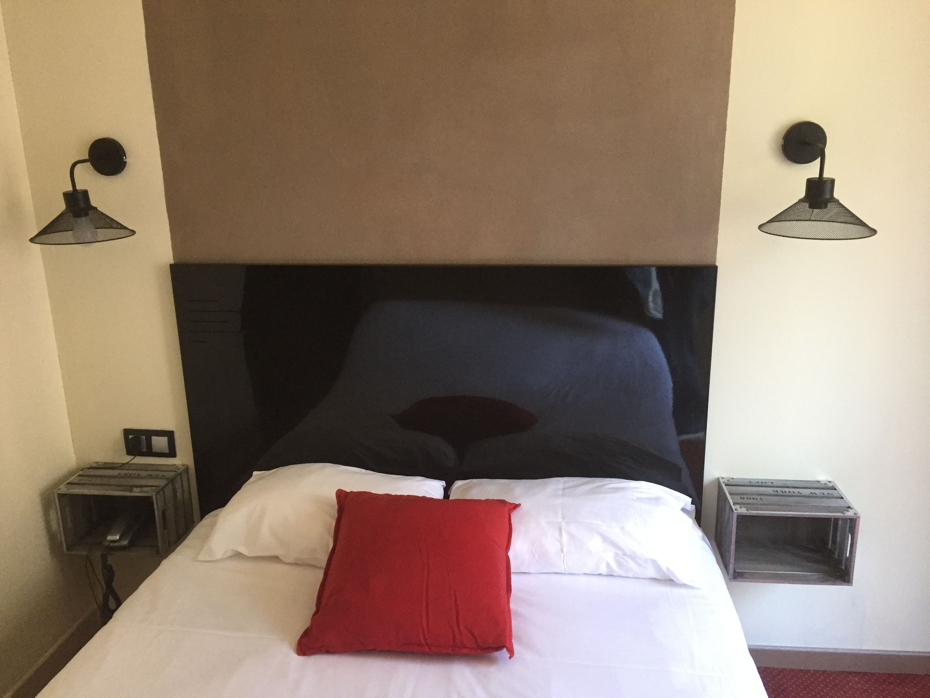 Classic Double Room | Desk, iron/ironing board, free cribs/infant beds, rollaway beds