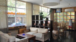 Coin salon dans le hall