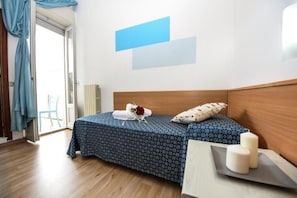Basic-Einzelzimmer, 1 Einzelbett | Zimmersafe, Schreibtisch, Bettwäsche