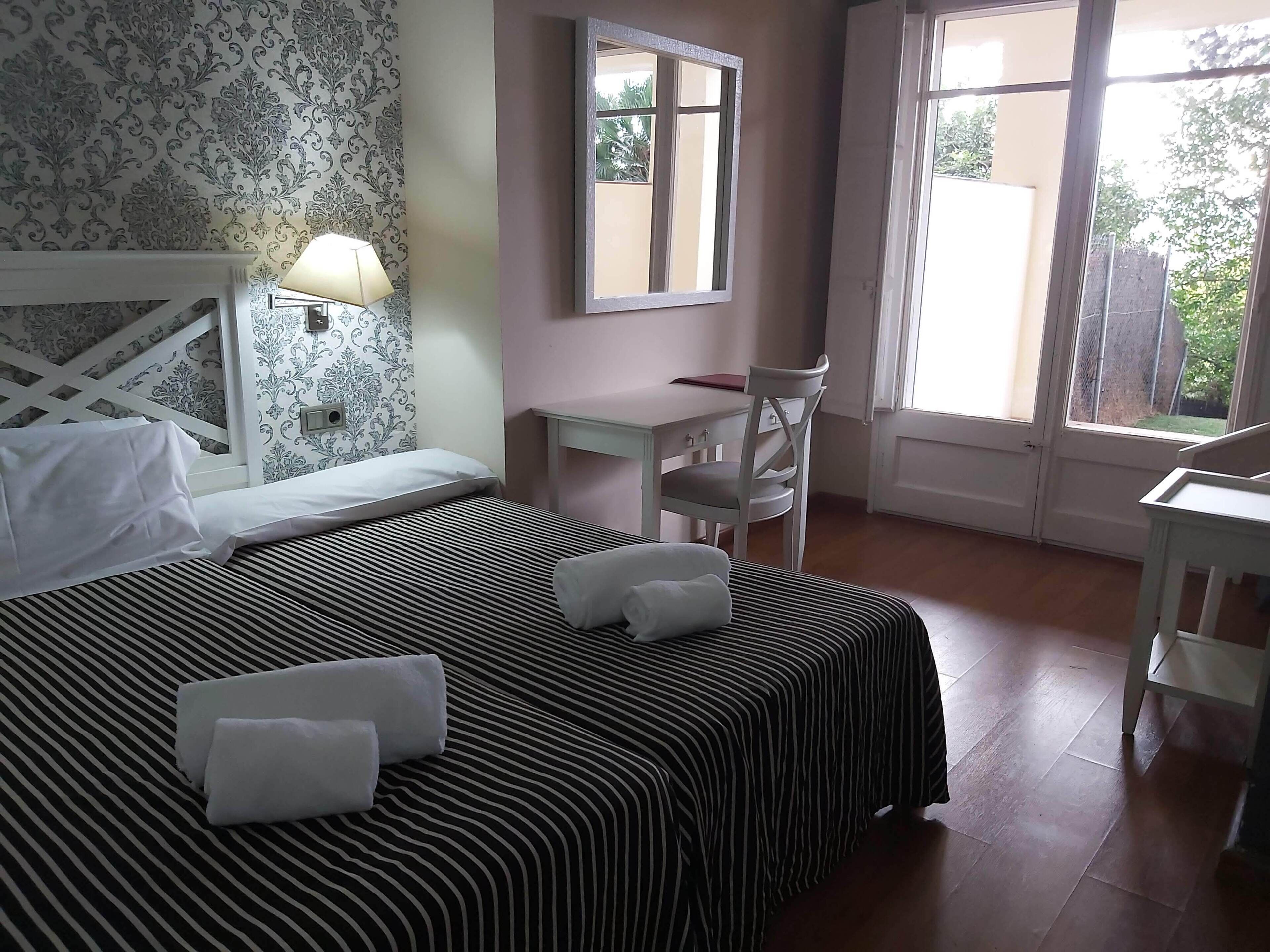 triple room | minibar, in-room safe, desk, free wifi