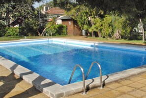 Outdoor pool, open 10:00 AM to 8:00 PM, pool loungers - Hotel El Castell (Sant Boi de Llobregat)