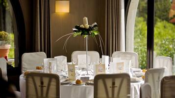 Serveert lunch en diner, Mediterrane gerechten