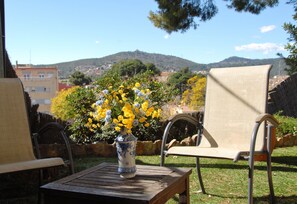 Superior Double or Twin Room (con jardín) | Minibar, in-room safe, desk, free WiFi - Hotel El Castell (Sant Boi de Llobregat)