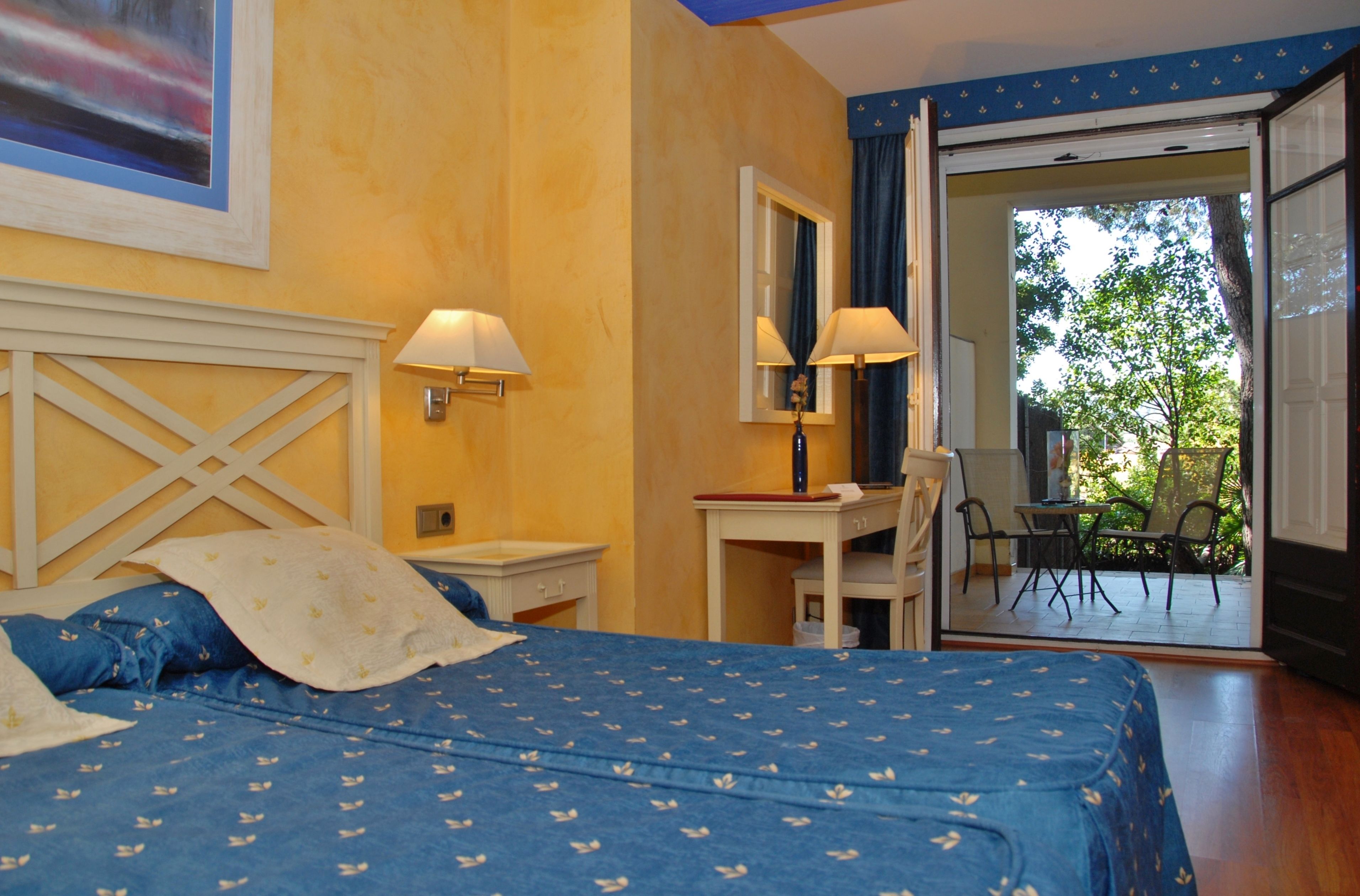 superior double or twin room (con jardín) | minibar, in-room safe, desk, free wifi