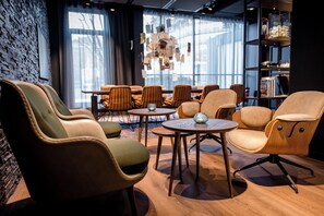 Bar (on property) - Motel One Stuttgart-Feuerbach (Stuttgart)