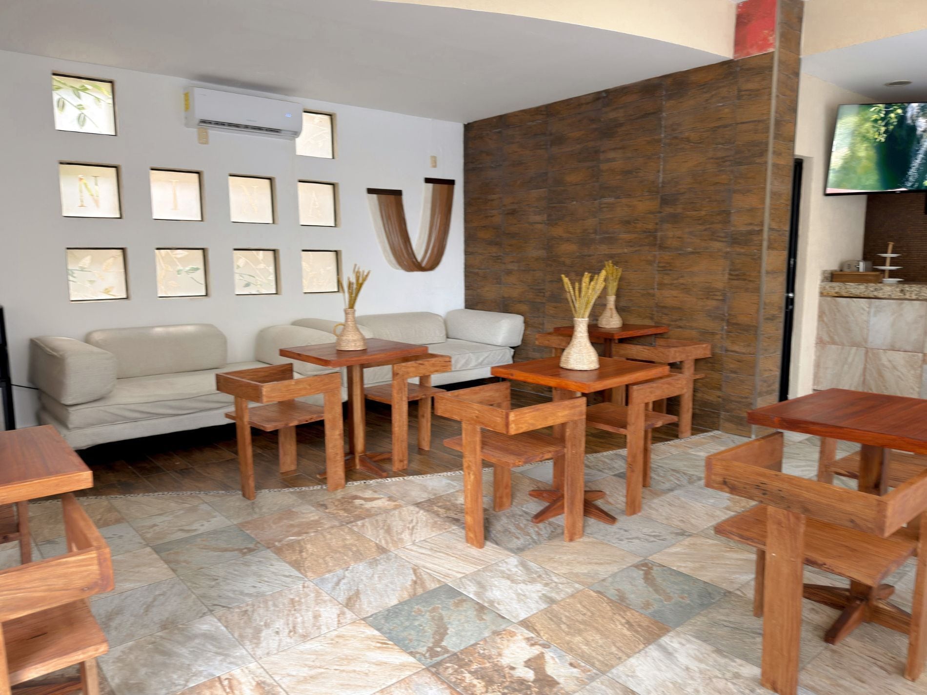 Café da manhã continental grátis todos os dias