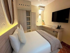 Deluxe Room | Premium bedding, in-room safe, free WiFi, bed sheets - Quinta Nina Playa del Carmen - Adults Only (Playa del Carmen)