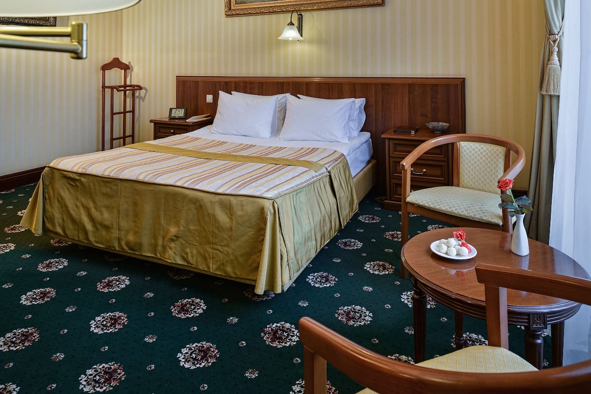 1 bedroom, premium bedding, pillowtop beds, minibar