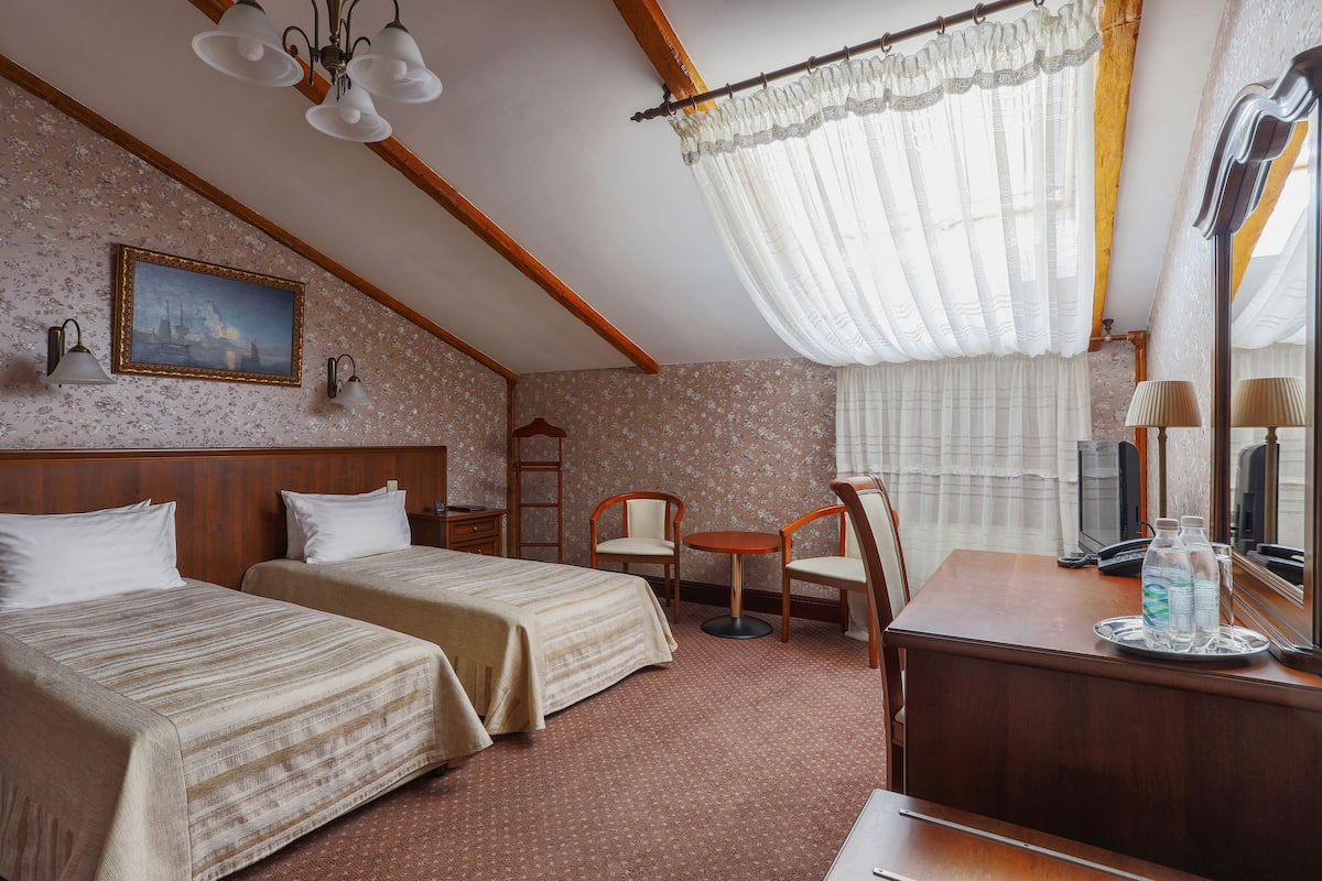 1 bedroom, premium bedding, pillowtop beds, minibar