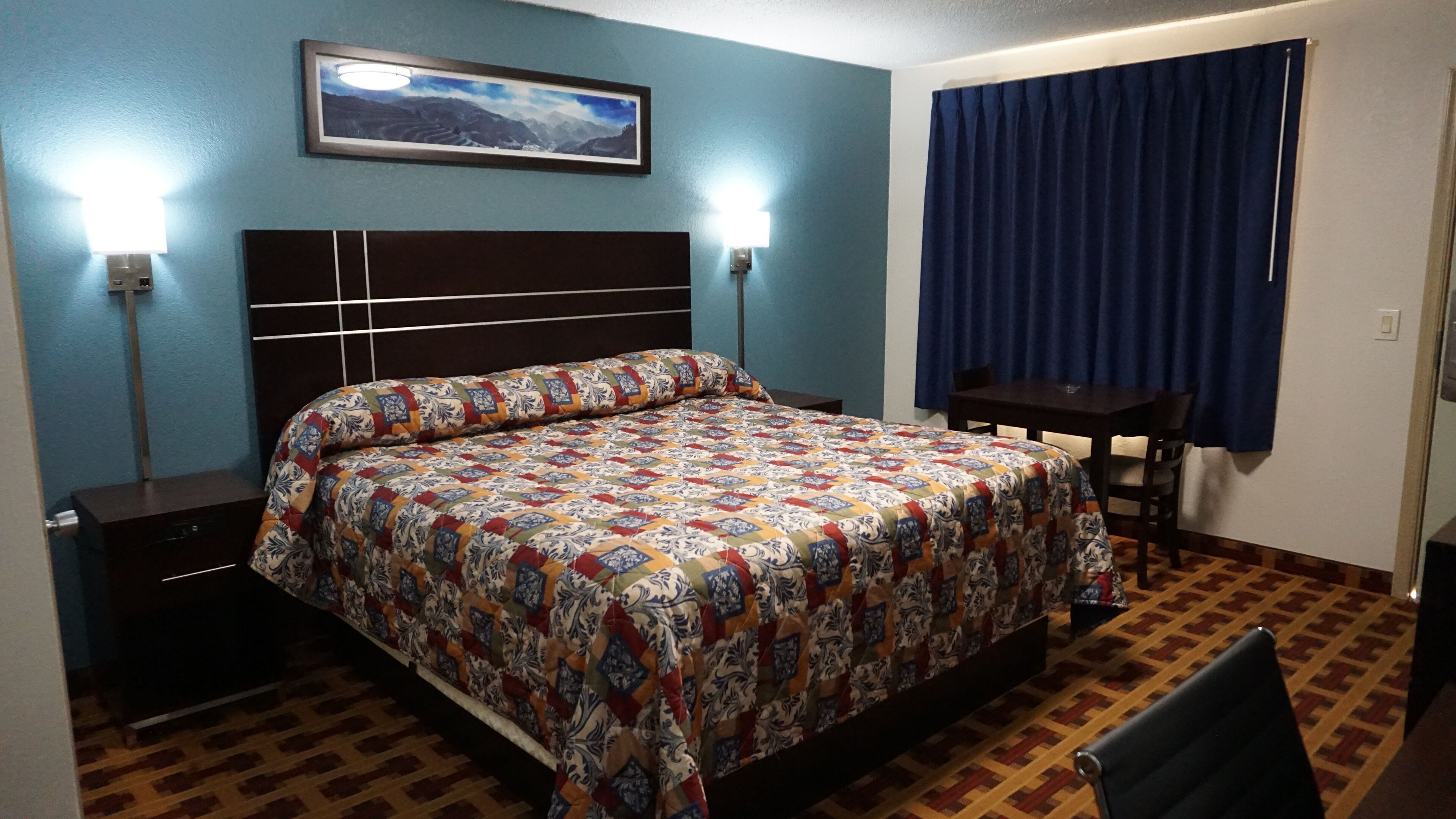 Room, 1 King Bed, Smoking | Desk, iron/ironing board, free WiFi, bed sheets