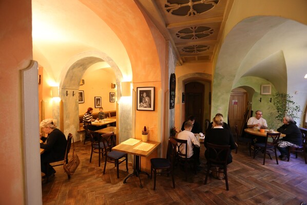 Food court - Hotel King George (Prague)