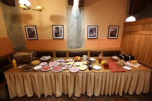 Desayuno buffet todos los días (con cargo)