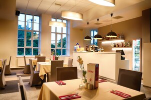 Breakfast, lunch and dinner served