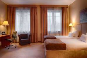 Hypo-allergenic bedding, in-room safe, desk, laptop workspace