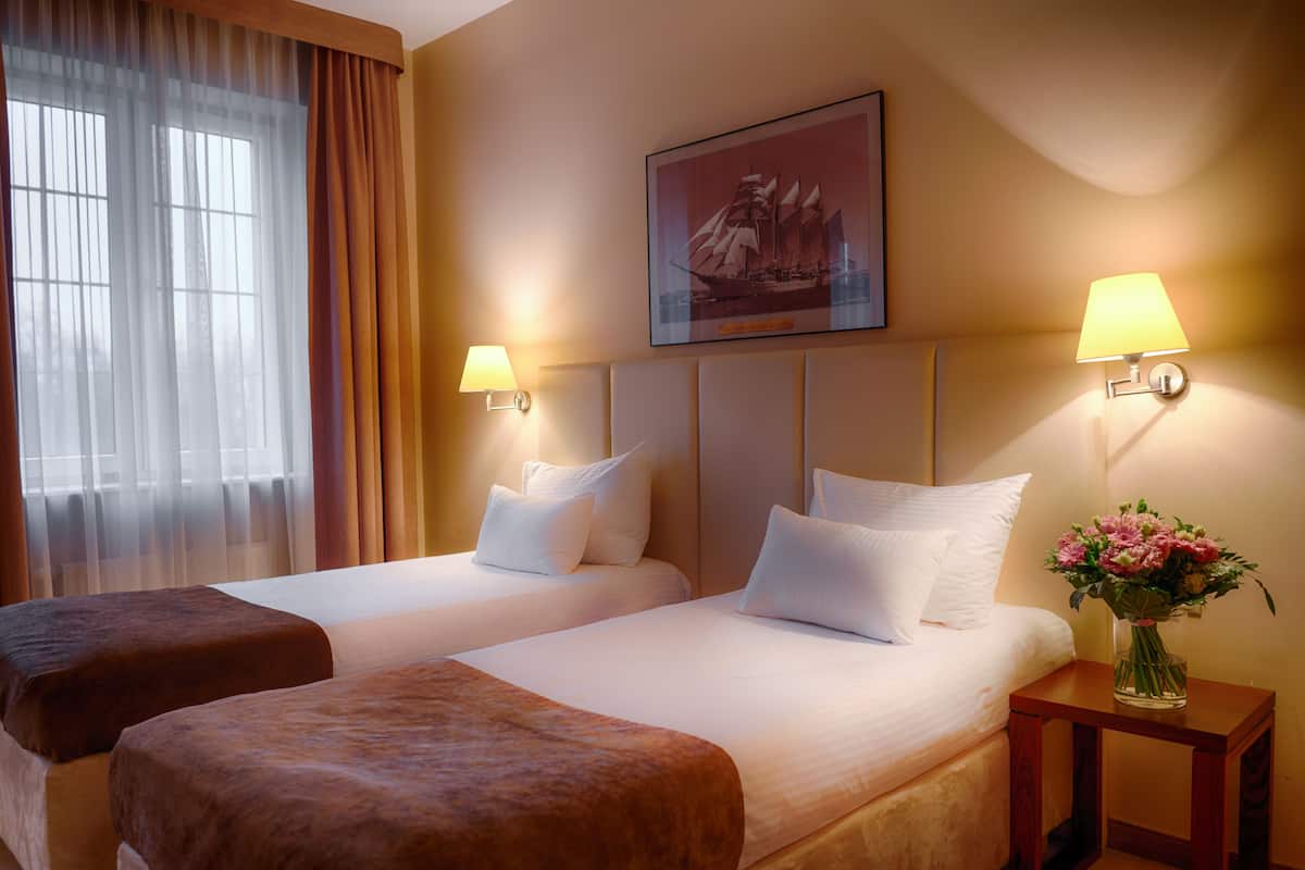 Hypo-allergenic bedding, in-room safe, desk, laptop workspace