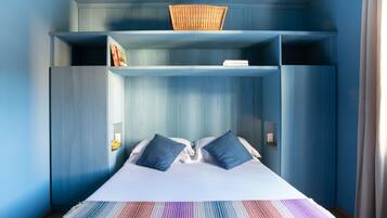 Basic Double Room | 1 bedroom, down duvets, in-room safe, desk