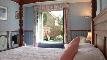 Double Room, Ensuite, Garden View (Four Poster)