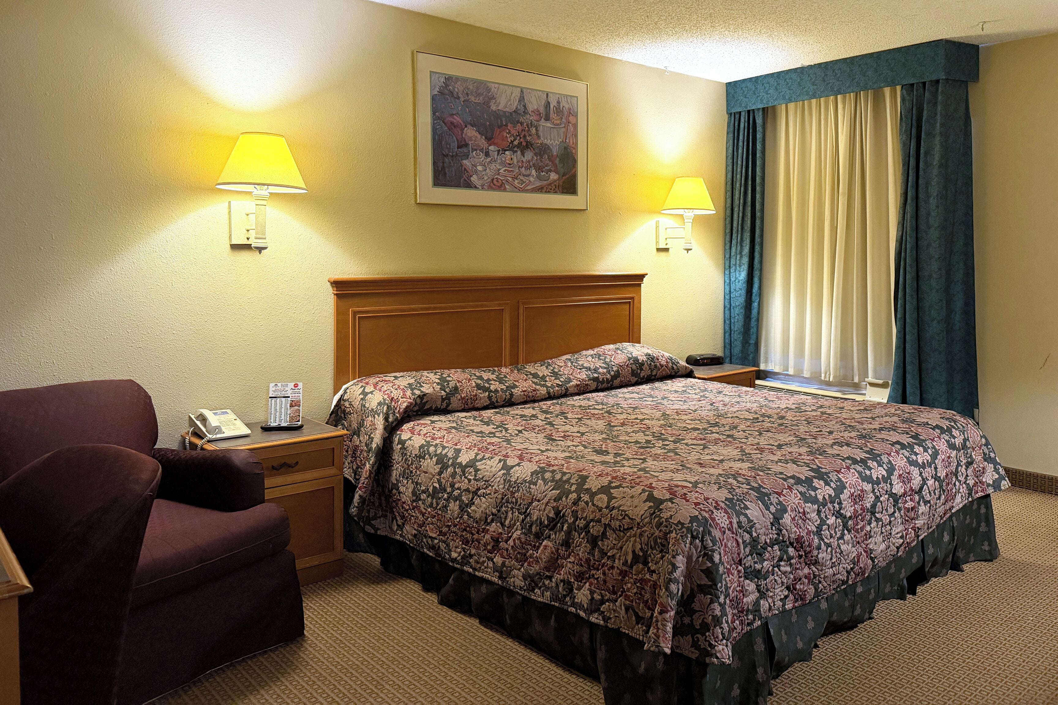 In-room safe, desk, iron/ironing board, free WiFi