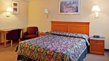 1 habitación, caja de seguridad en la habitación y escritorio