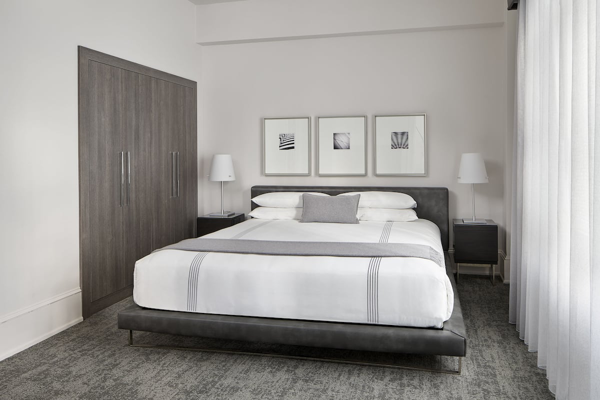 Suite (Rittenhouse Residence) | Sábanas italianas Frette, ropa de cama hipoalergénica y edredón