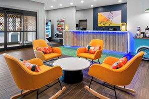 Lobby - Spark by Hilton Wichita Falls (Wichita Falls)