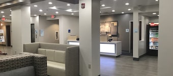 智选假日酒店及套房坎顿由IHG