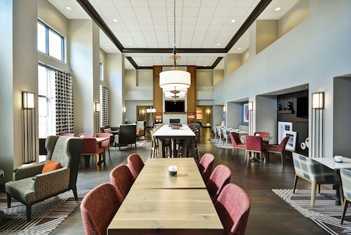 哥伦布 - 伊斯顿区希尔顿欢朋套房酒店