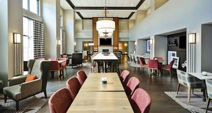 Hampton Inn & Suites Columbus-Easton Area