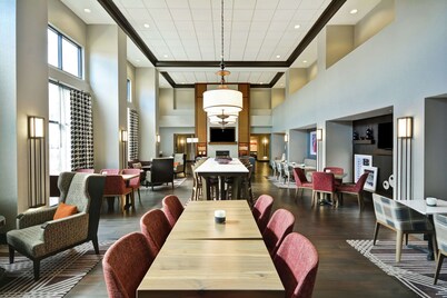 Hampton Inn & Suites Columbus-Easton Area