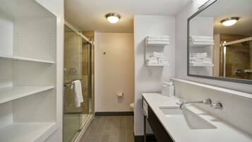 Badkamer met douche