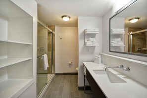 Bathroom shower - Hampton Inn & Suites Columbus-Easton Area (Columbus)