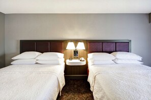 Premium bedding, down comforters, desk, blackout drapes - Hampton Inn & Suites Columbus-Easton Area (Columbus)