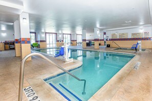 Indoor pool - Hampton Inn & Suites Fort Worth-West-I-30 (Fort Worth)