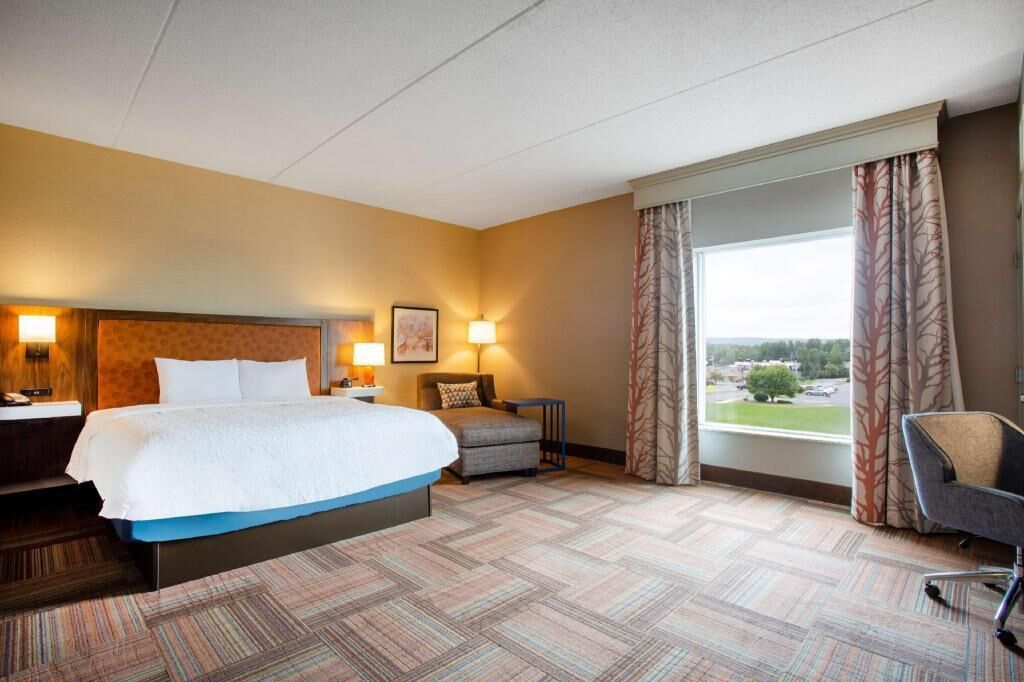 Hypo-allergenic bedding, iron/ironing board, free WiFi, bed sheets