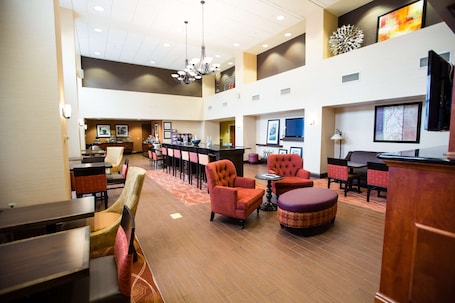 Free daily buffet breakfast . Hampton Inn & Suites Blairsville