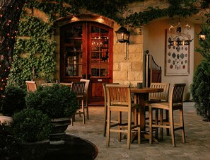 Wine bar - Hotel Cheval (Paso Robles)