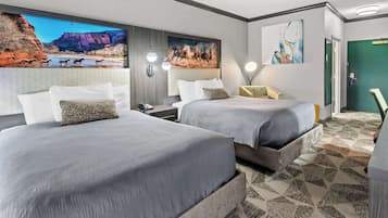 Habitación estándar, 2 camas Queen size, para no fumadores | Escritorio, tabla de planchar con plancha, wifi gratis y ropa de cama