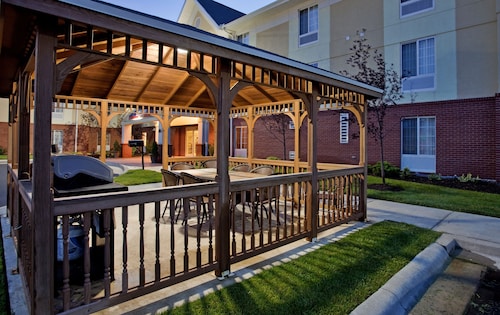 Candlewood Suites Kansas City Speedway by IHG